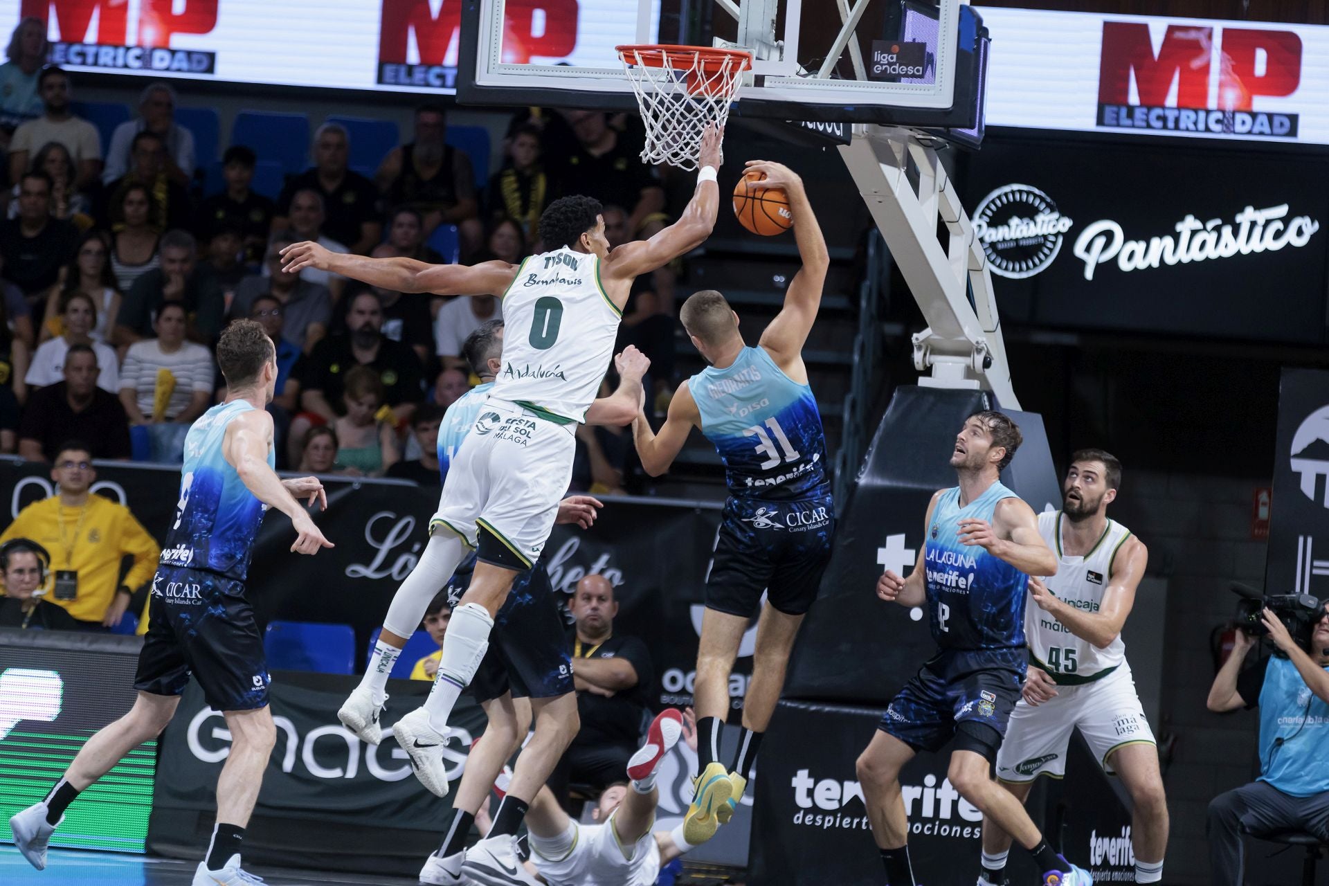 El partido La Laguna Tenerife - Unicaja, en imágenes