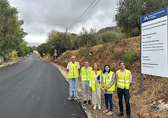 Visita a los trabajos de la diputada provincial de Infraestructuras y alcaldes de la zona.