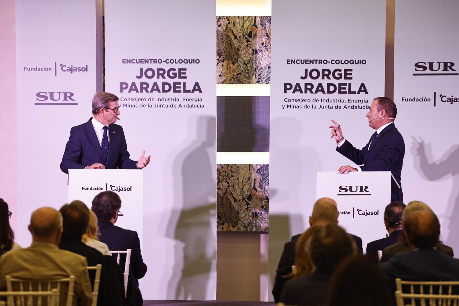 El foro SUR con el consejero Jorge Paradela, en imágenes