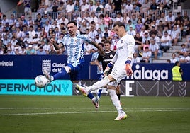 Joaquín se adelanta a Áron Yaakobshvili en un lance del partido del domingo.