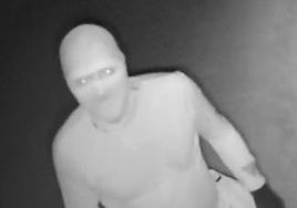 Imagen captada por cámaras de videovigilancia en las inmediaciones de una de las casas asaltadas en La Alquería.