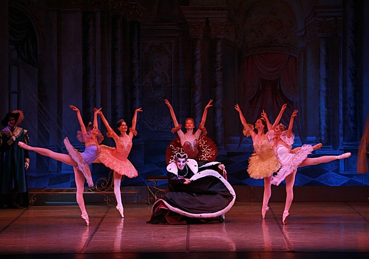 Otra imagen del ballet de La Bella Durmiente, que este miércoles se pudo ver en el Teatro Cervantes.