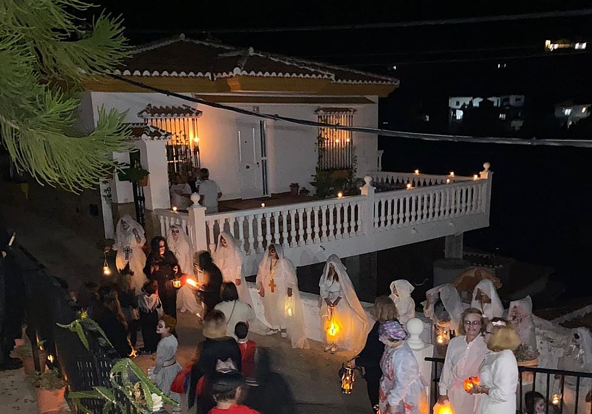 Tradiciones perdidas y recuperadas del Día de Todos los Santos y sus vísperas en Málaga