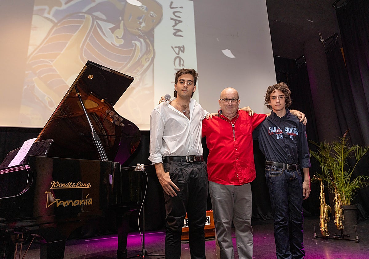 Imagen principal - El jardinero saxofonista de Alhaurín de la Torre