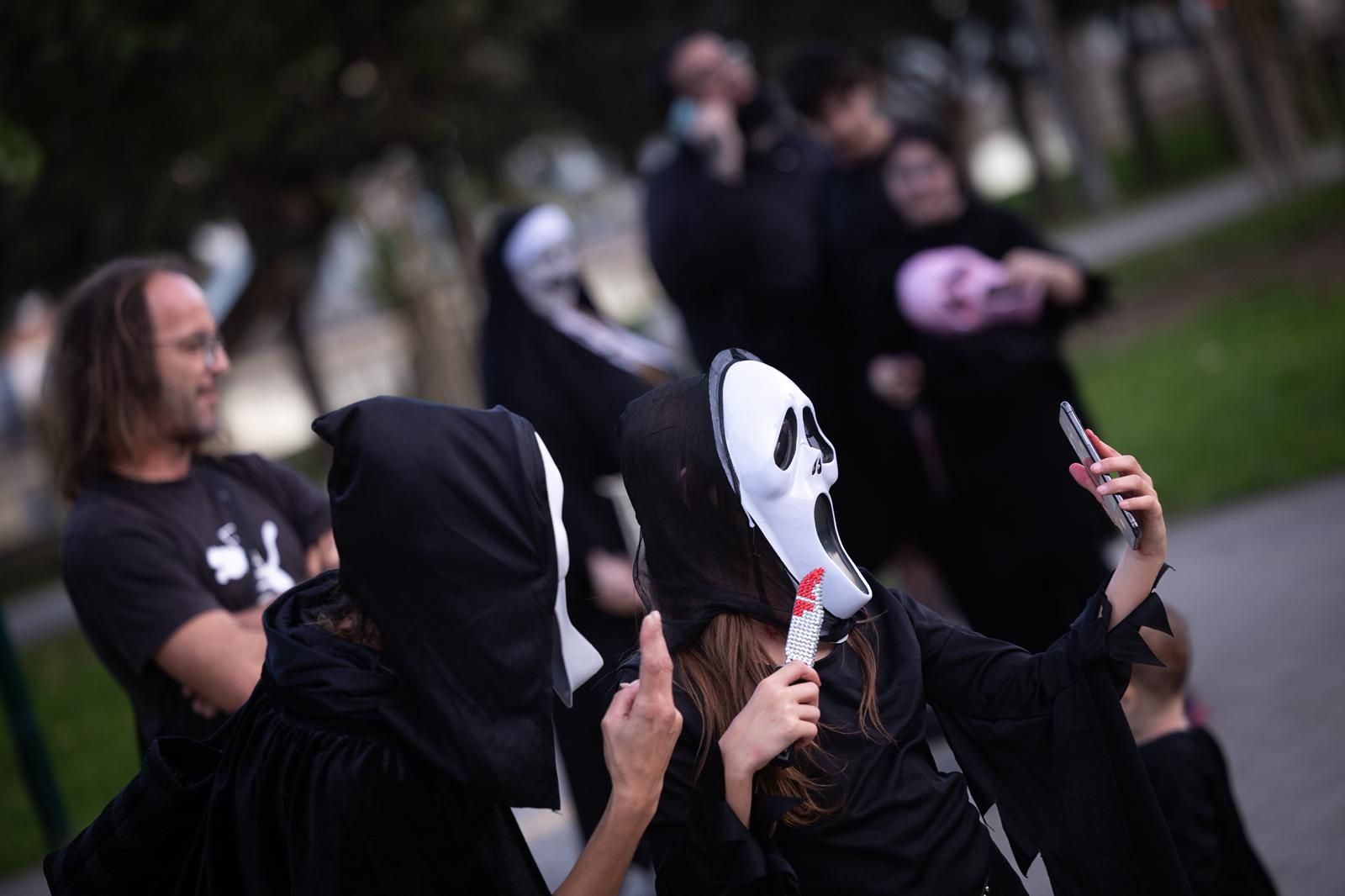 Ambiente de Halloween en el parque de Huelin