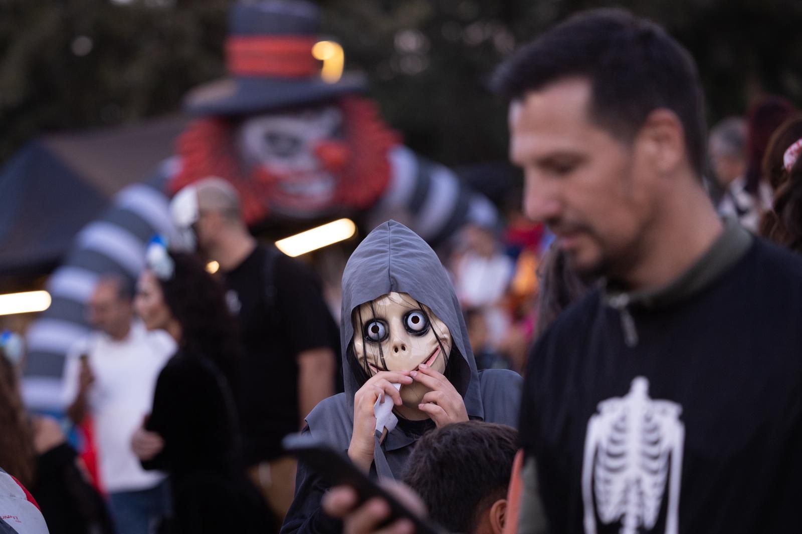 Ambiente de Halloween en el parque de Huelin
