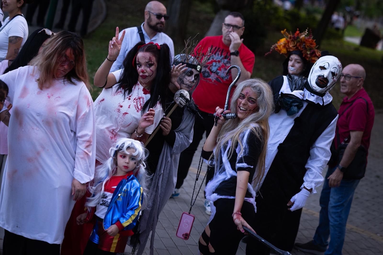 Ambiente de Halloween en el parque de Huelin