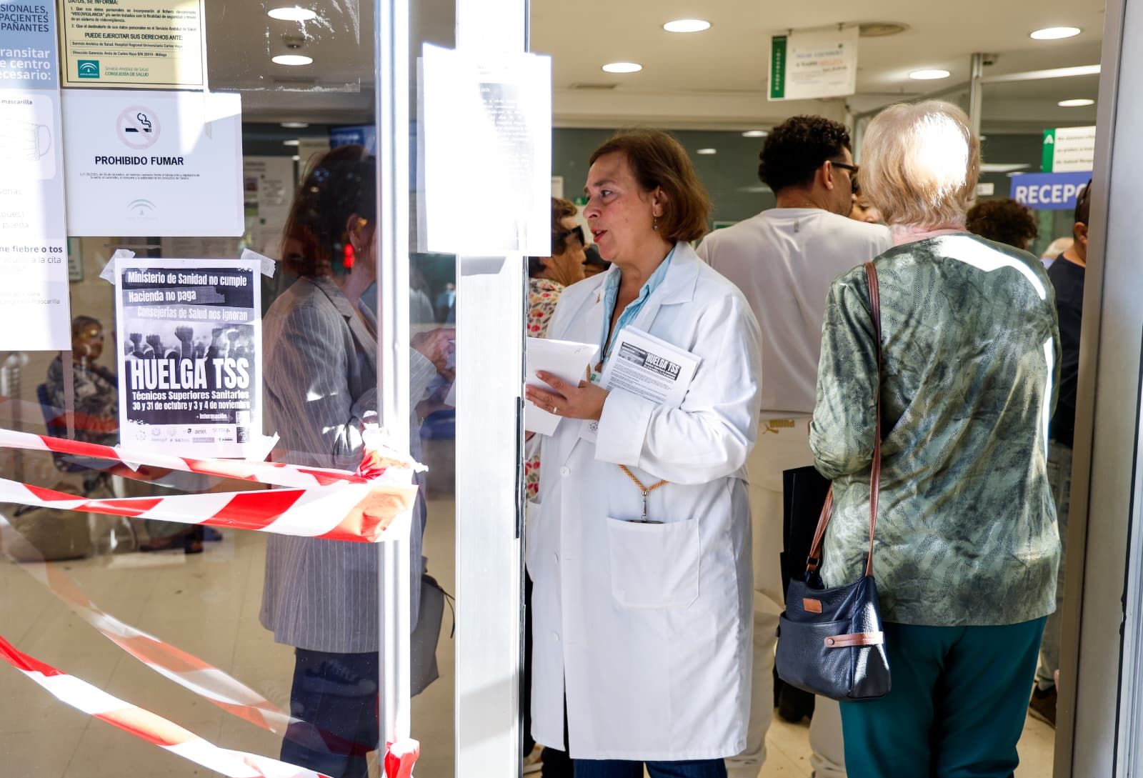 La huelga de técnicos superiores sanitarios en Málaga, en imágenes