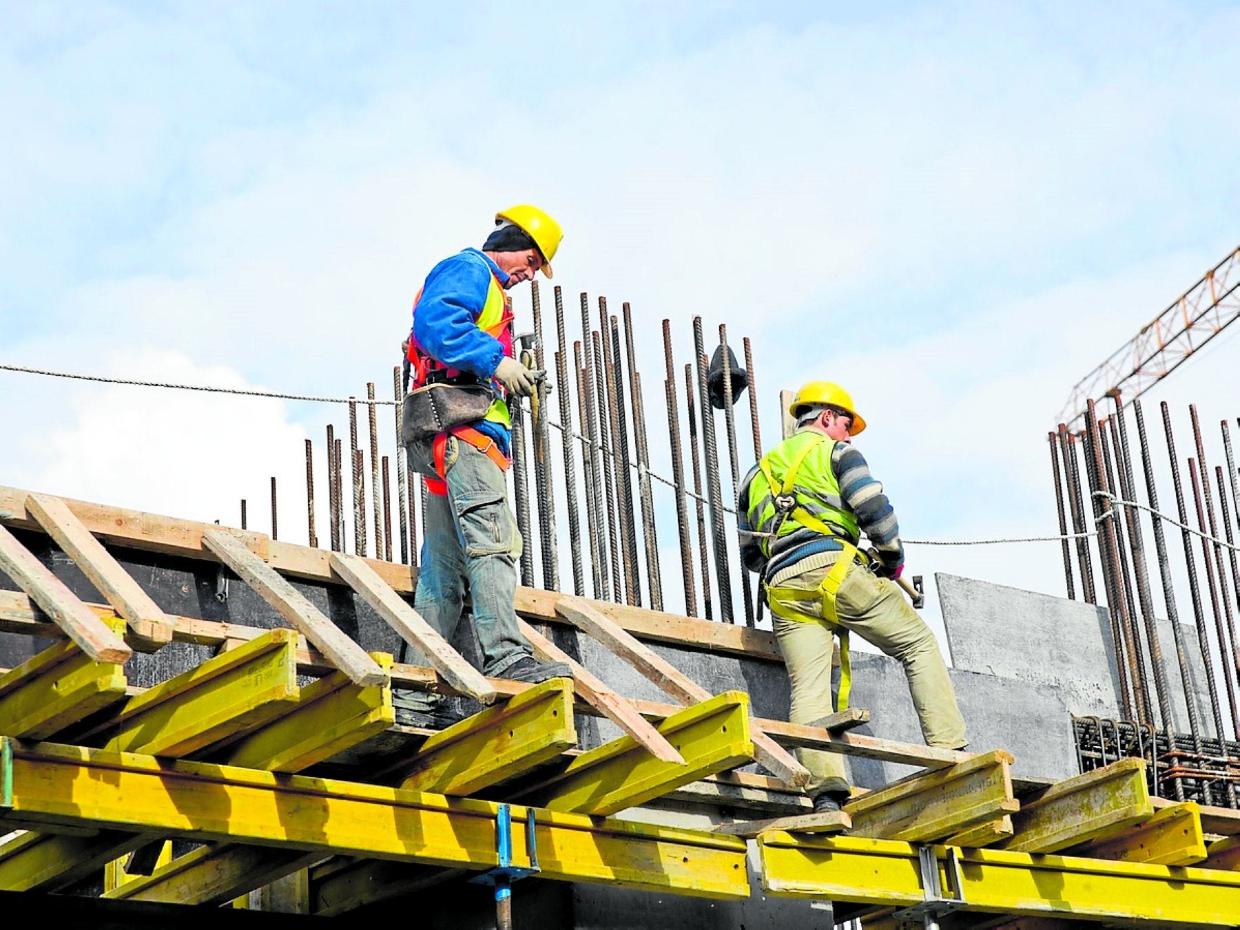 Trabajadores en obras de la construcción, uno de los sectores afectados por la alta siniestralidad laboral.