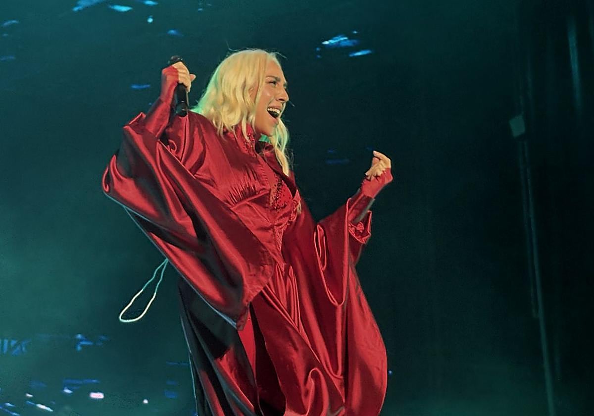 Mónica Naranjo durante su actuación en el Cortijo de Torres.