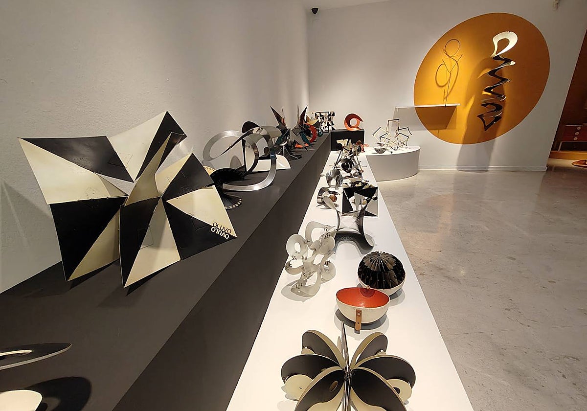 La serie 'Óvulo' se expone por primera vez con toda su potencia desde la donación de Frank Rebajes en 1988.