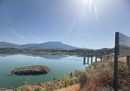 El embalse de La Viñuela afronta el otoño con casi 69 hectómetros cúbicos, al 41% de su capacidad, casi el triple que hace un año.