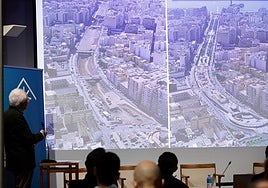 Antonio Góngora muestra el antes y el después de la Rambla de Almería.