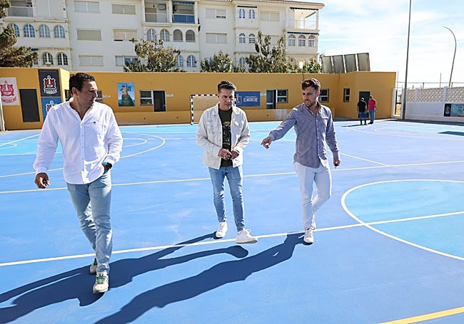 El alcalde y el concejal de Deportes, en la visita a las instalaciones deportivas.