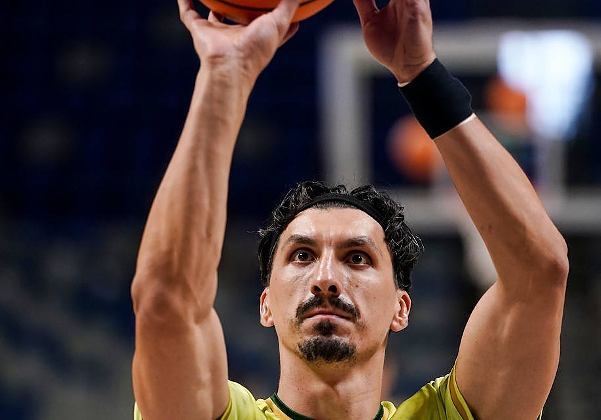 Djedovic, en un calentamiento.