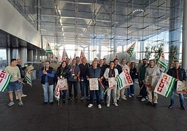 Una imagen de la protesta de este viernes, en el aeropuerto de Málaga.