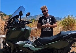 El creador de contenido Un Tío de Marbella, organizador de la iniciativa junto a dos grupos moteros.