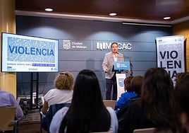 Francisco Cantos, concejal delegado de Derechos Sociales, en la presentación de la campaña del Consistorio para el 25-N.