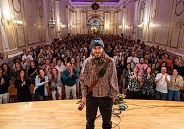 Así fue el encuentro con Carlos Ares en Suena SUR: entrevista y acústico