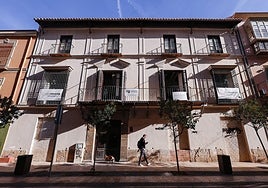 Aspecto del edificio, en el que se llegaron a realizar trabajos en la fachada.