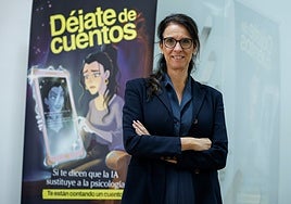Mariela Checa, en la sede del Colegio de Psicólogos de Andalucía Oriental, ubicado en el barrio de Teatinos.