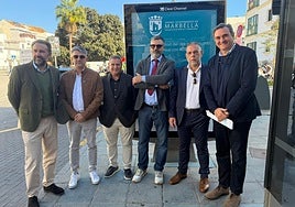 El concejal de Transportes, Félix Romero, quien ha presentado la iniciativa junto a la empresa que lo desarrolla.