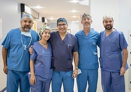 Dres. Mieles y Gosálbez con algunos alumnos asistentes al XXII Curso de Hipospadias en HLA El Ángel.