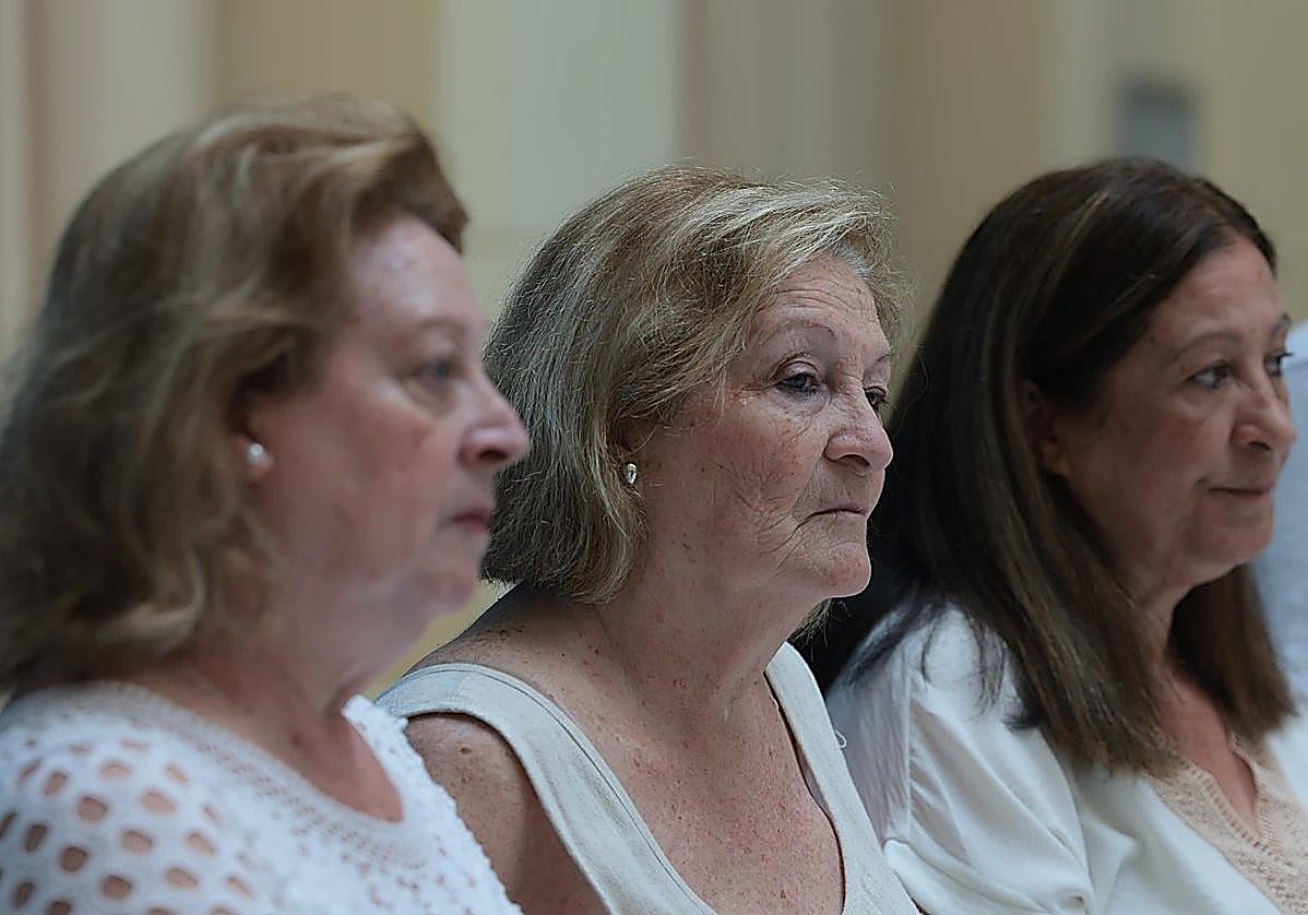 Paqui, Purificación y Loli García Caparrós, en una imagen de archivo.