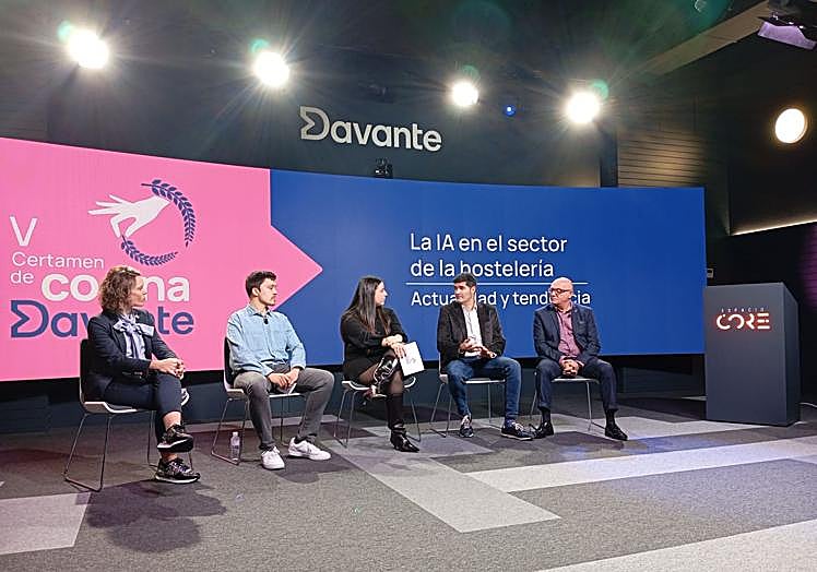 Los participantes en la mesa redonda.