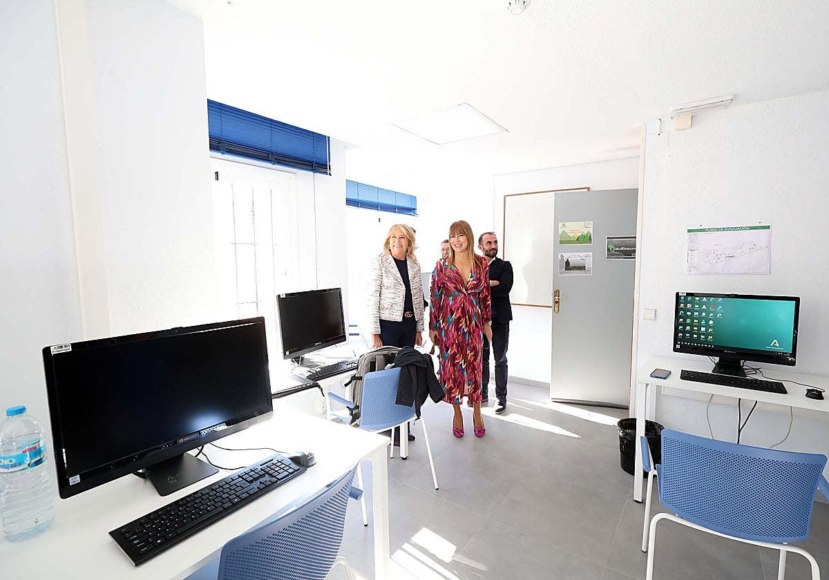 La alcaldesa de Marbella, Ángeles Muñoz, y la delegada territorial de Inclusión Social de la Junta en Málaga, Ruth Sarabia, han visitado las instalaciones.