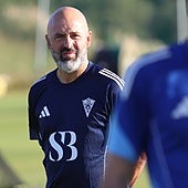 El técnico del Marbella, David Movilla, en un entrenamiento.