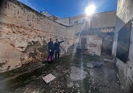 Visita de los responsables municipales al inmueble que acogió la Cámara Agraria.