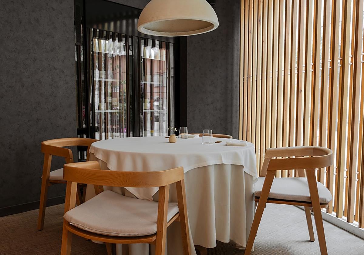 Imagen principal - Cristina Cánovas y Diego Aguilar (Palodú), un hilo rojo de elegancia, esfuerzo y raíces