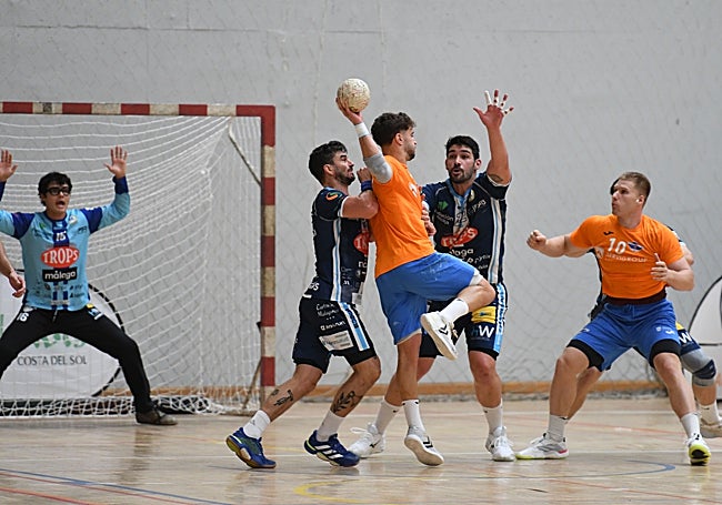 Una acción del Trops-Benidorm de esta temporada.