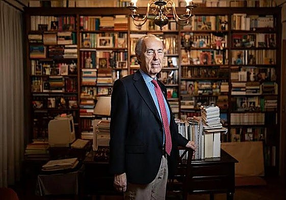 Luis Alberto de Cuenca.