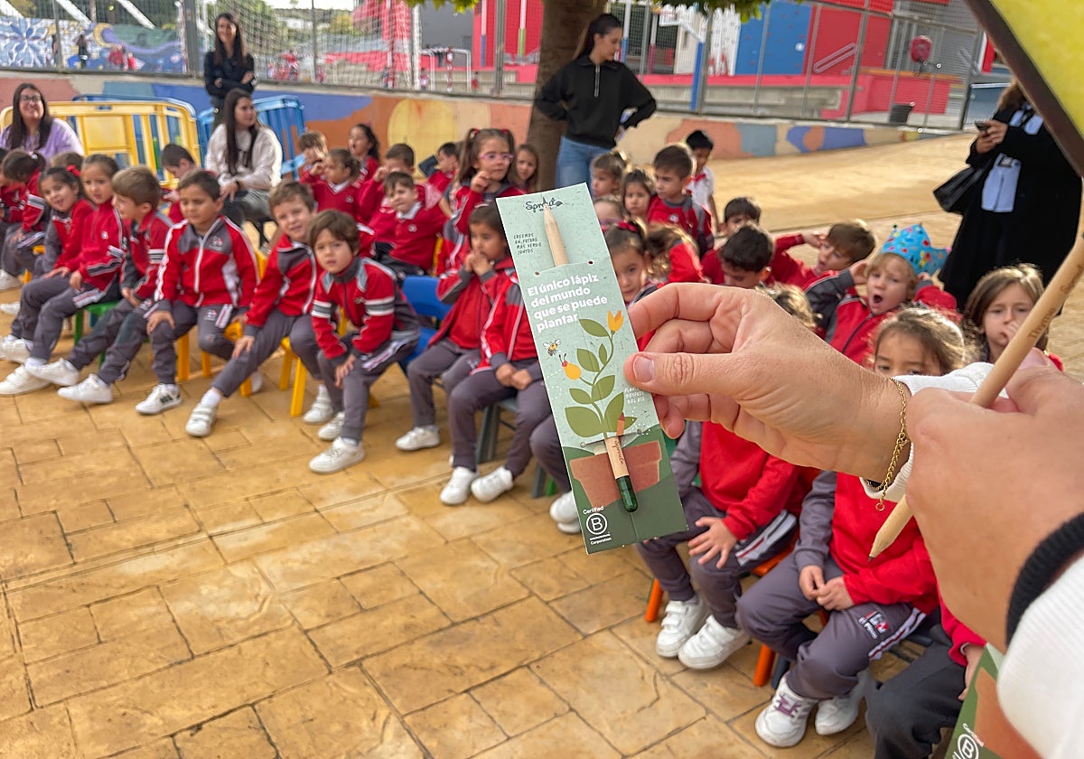 El colegio El Pinar de Alhaurín de la Torre siembra lápices que se convierten en plantas