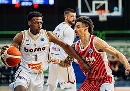 Chase Audige, a la izquierda, en un partido ante el UCAM.