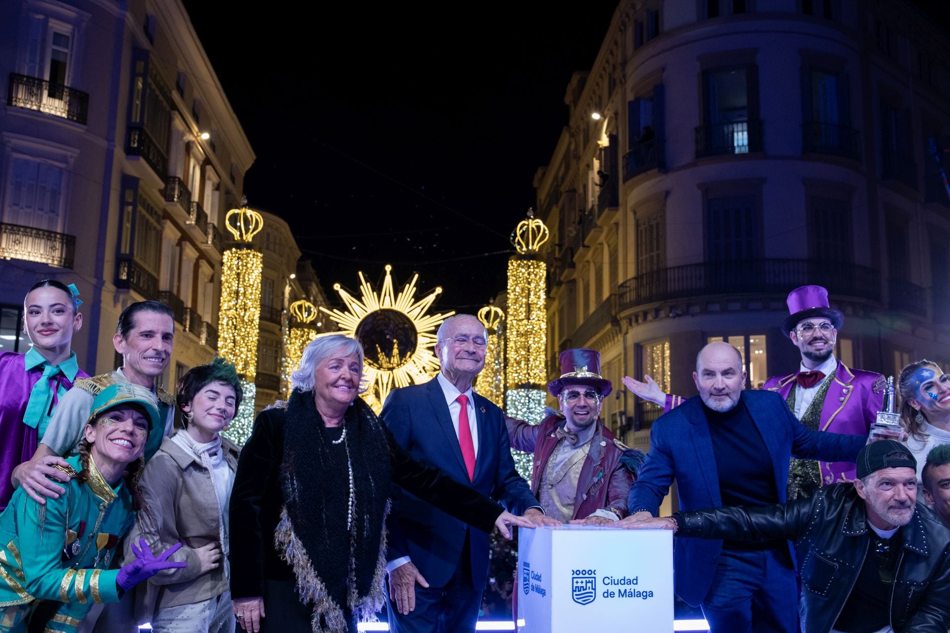 Calle Larios estrena nuevo alumbrado: 'Natividad de luz'