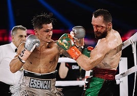 Samuel Molina, en pleno combate ante Egidijus Kavaliauskas.