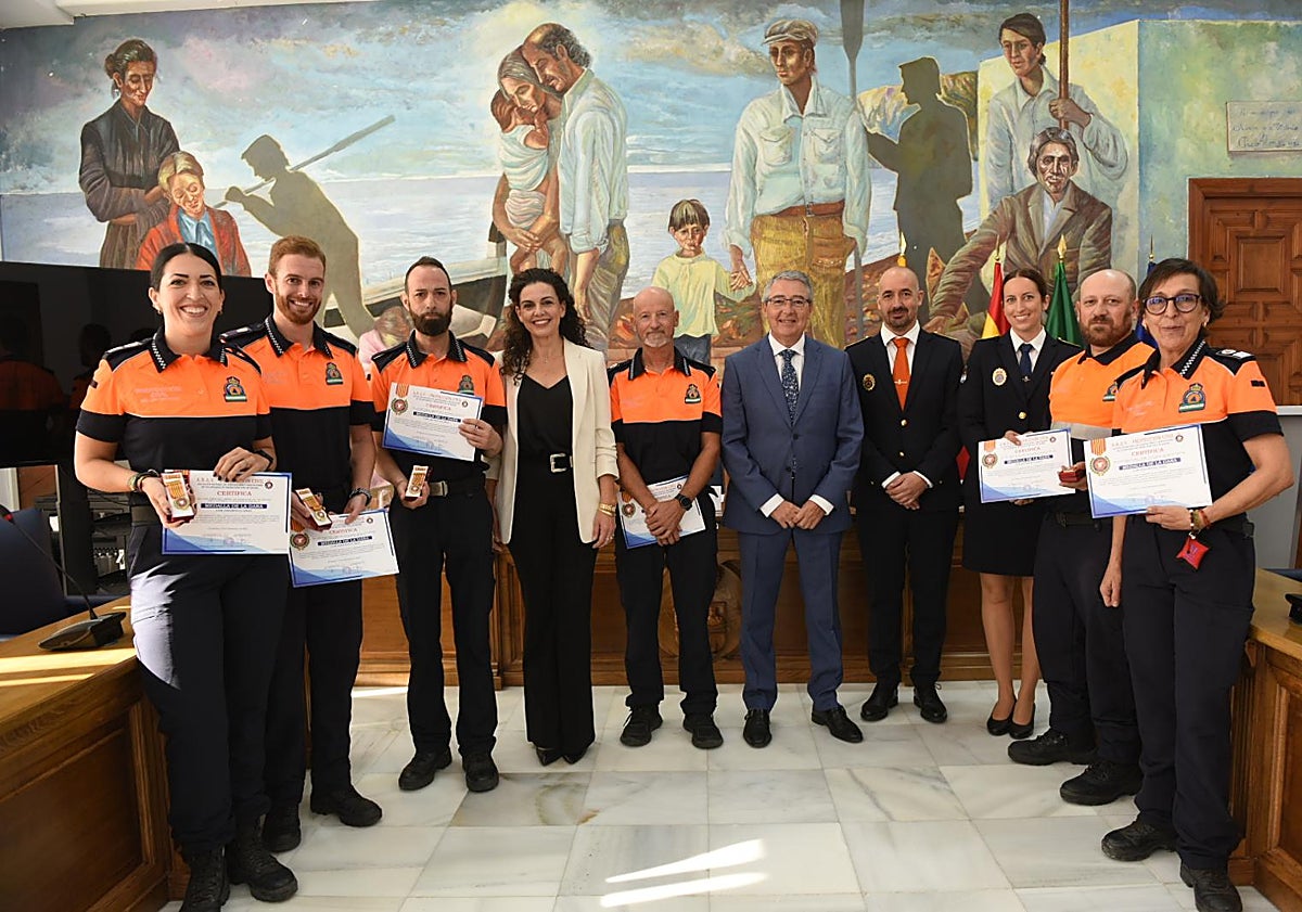 Imagen principal - Reconocimiento a Protección Civil como «un pilar fundamental del bienestar colectivo de Rincón de la Victoria»