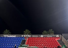 Los jugadores del Antequera celebran la victoria frente al Eldense en el Pepico Amat.