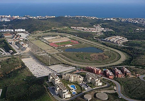 Vista aérea del Hipódromo Costa del Sol, en Mijas, que abrió sus puertas en 1999.