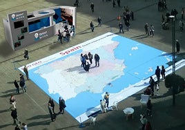 Imagen de un mapa interactivo gigante de España.