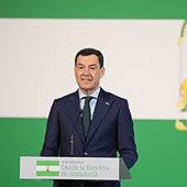 Juanma Moreno, durante su intervención en el acto institucional.