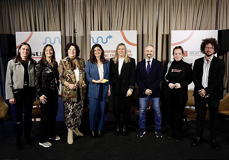 Yolanda Quesada, María José Pedragosa, Verania Medina, Laura Flores, Pilar Martínez, Cristóbal Gallardo, Rocío Plaza y Juan Marín.