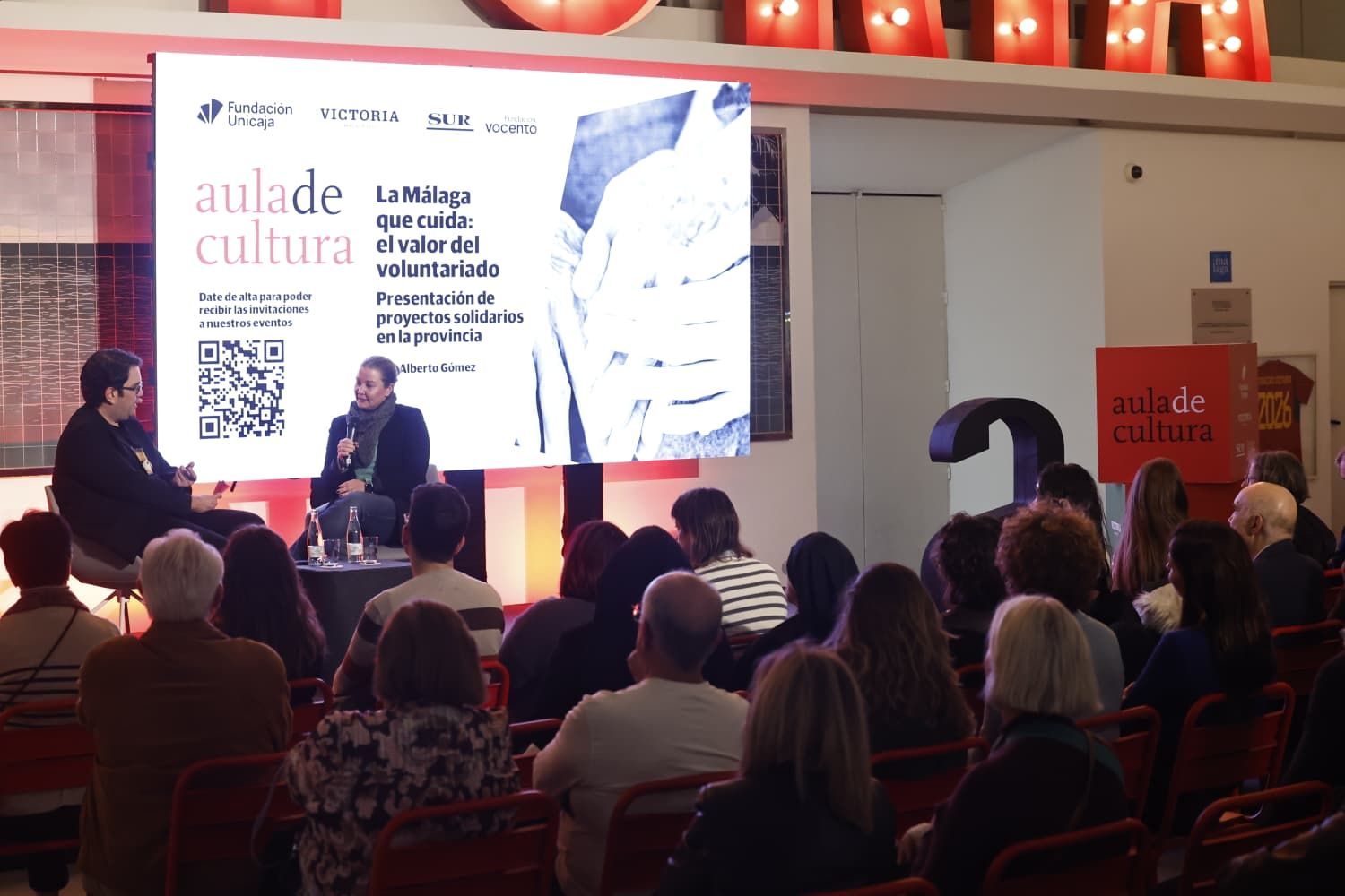 El Aula de Cultura de SUR en homenaje al voluntariado malagueño, en imágenes