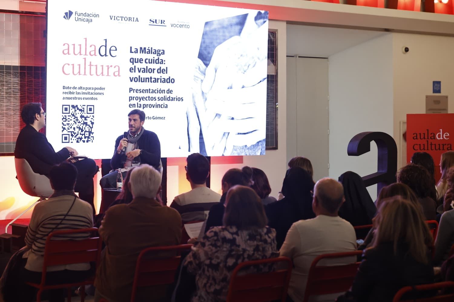 El Aula de Cultura de SUR en homenaje al voluntariado malagueño, en imágenes