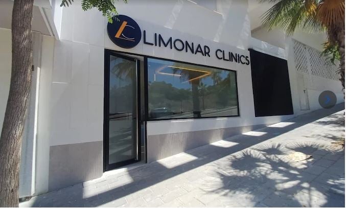 Sesión de tratamiento facial regenerativo a mitad de precio