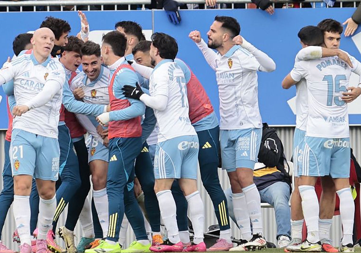 El Zaragoza celebra el tercer gol frente al Leganés.