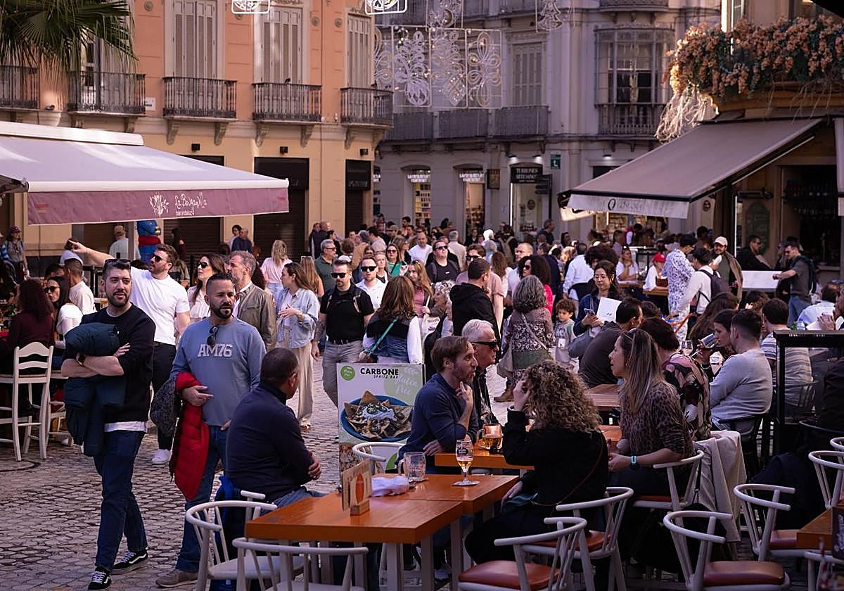 Así lucen las calles de Málaga en el primer fin de semana grande de Navidad: «Mucha gente y mucho calor»